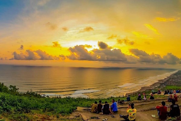 Bukit Paralayang Parangtritis